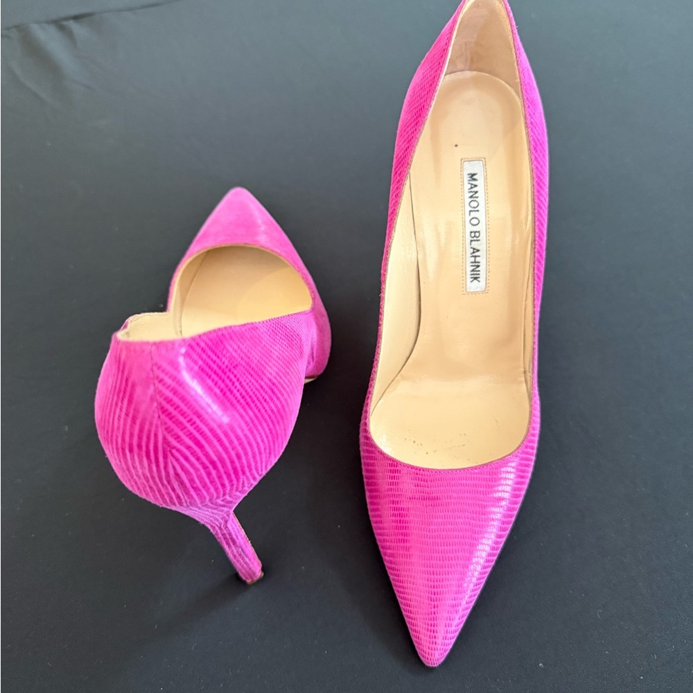 Manolo Blahnik Hot Pink Lizard-Embossed Pointed Toe Heels